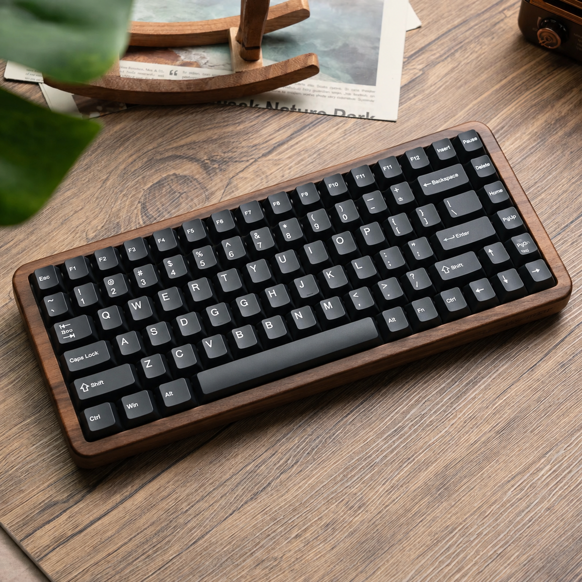 Teclado Mecánico Womier WD75 V2 Retro 75% – Madera de Nogal | VIA | Triple Conexión